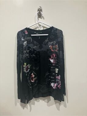 NWOT Desigual Black Long-Sleeve Floral & Script Graphic Top
